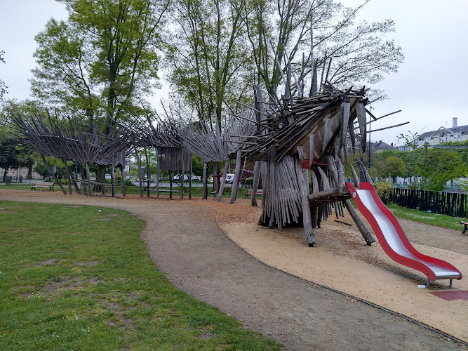 Aire de Jeux de Kinya Maruyama