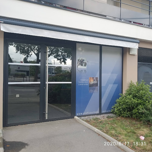 Staff Courtage