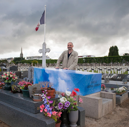 La Tombe Ciel – Big Bang Memorial