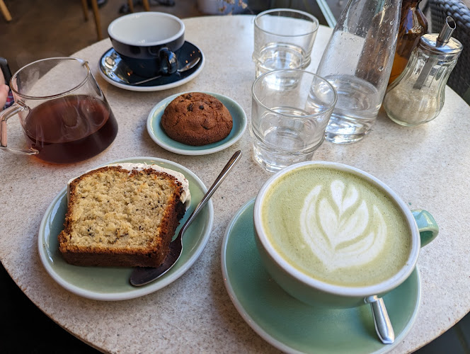 Alaïa café & boutique