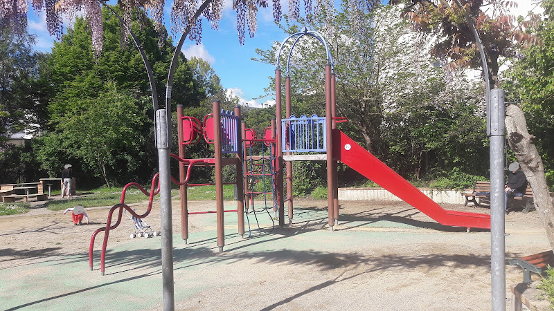 Aire de jeux 2-12 ans