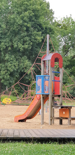 Terrain de jeu d&rsquo;enfants du Parc Floral la Roseraie