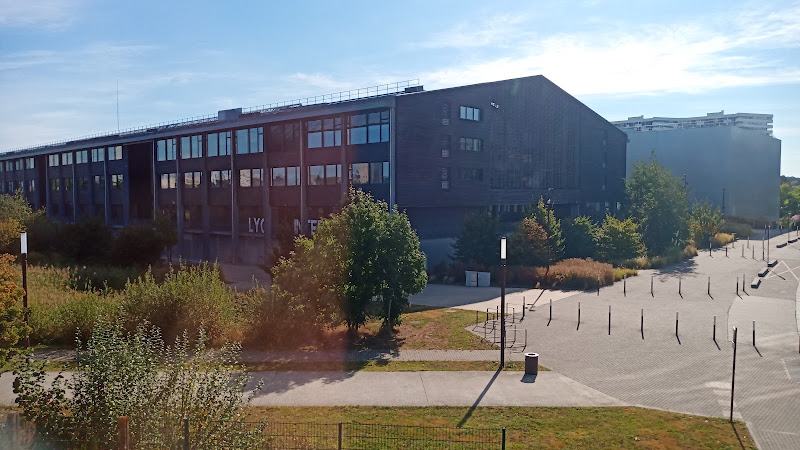 Lycée Public Polyvalent NELSON MANDELA