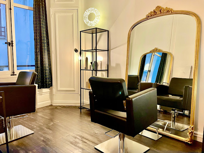 LE PETIT HÔTEL Coiffure