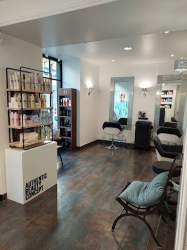 Karelys – Coiffeur Nantes Canclaux