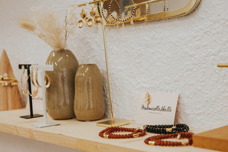 Mademoizelle Abeille