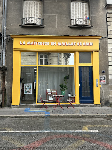 La maitresse en maillot de bain
