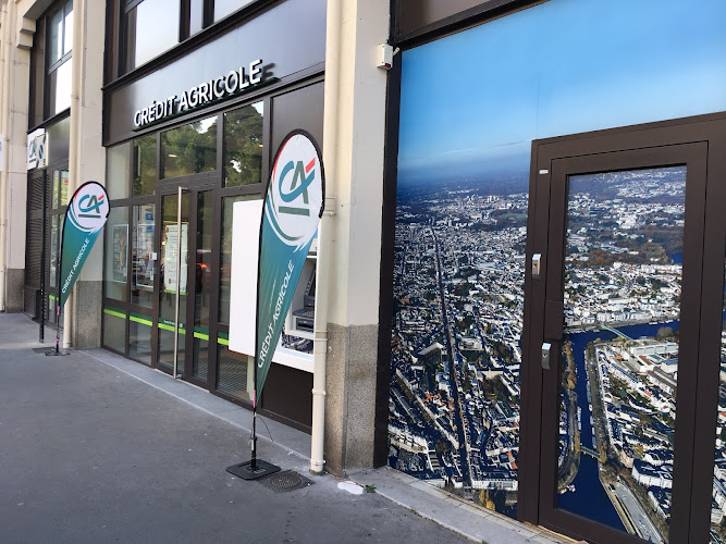 Crédit Agricole Nantes rond point de Paris