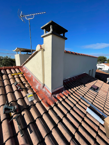 Compagnons Couvreurs 44 – Couvreur Nantes – Réparation toiture – Nettoyage gouttières
