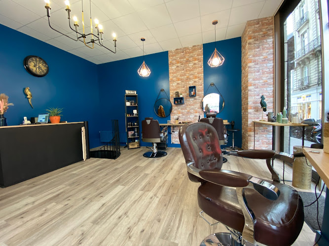 Edgy Cut Cathédrale