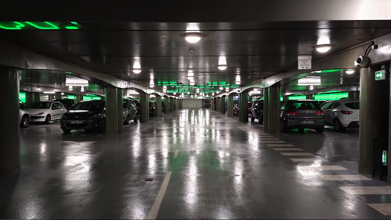 Parking Tour Bretagne