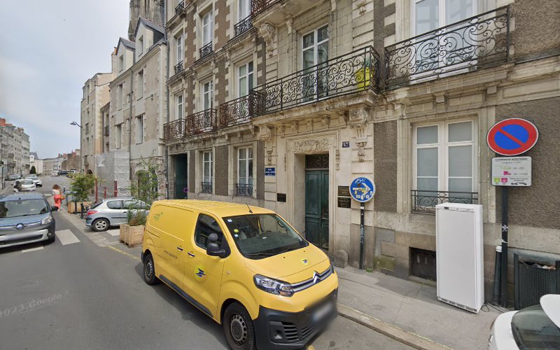 La Main Tendue