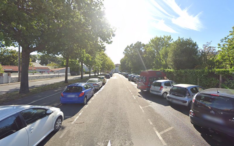 30 Route de Saint-Sébastien Parking