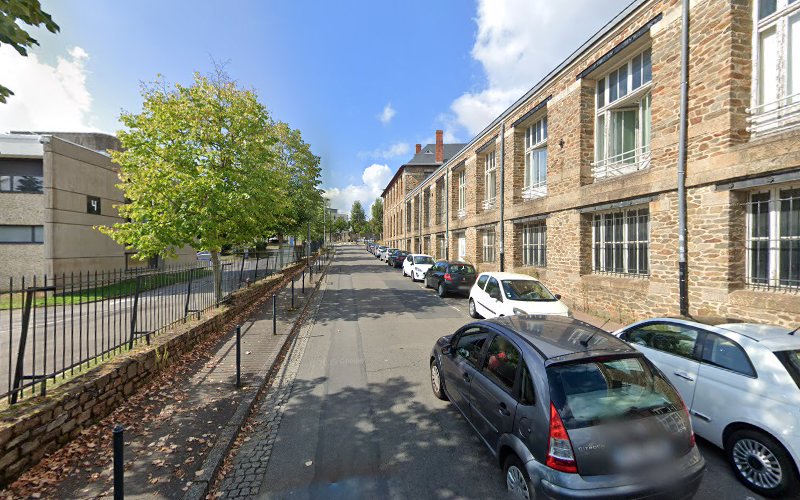 Maison des services universitaires (SUIO, Service de santé des étudiants – SUMPPS, …)